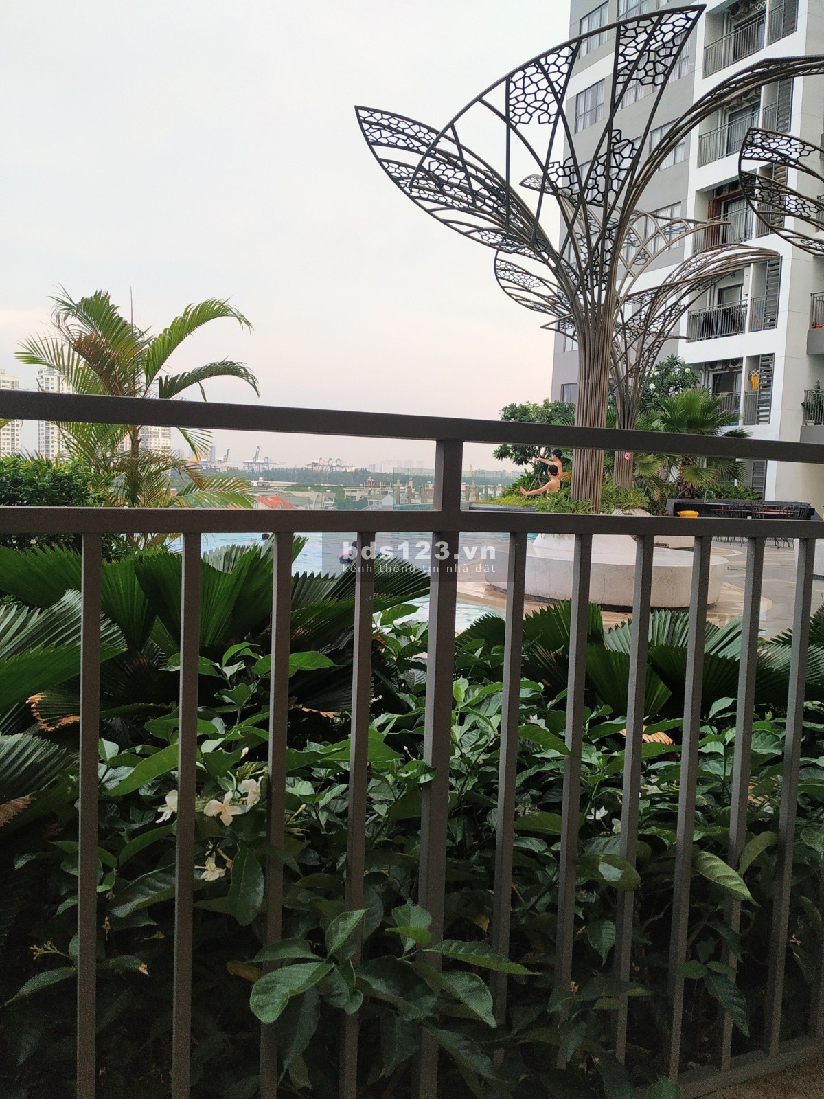 Studio View Hồ Bơi Mát Rượi – The Sun Avenue 38m2 Full NT Giá Chỉ 9.5tr