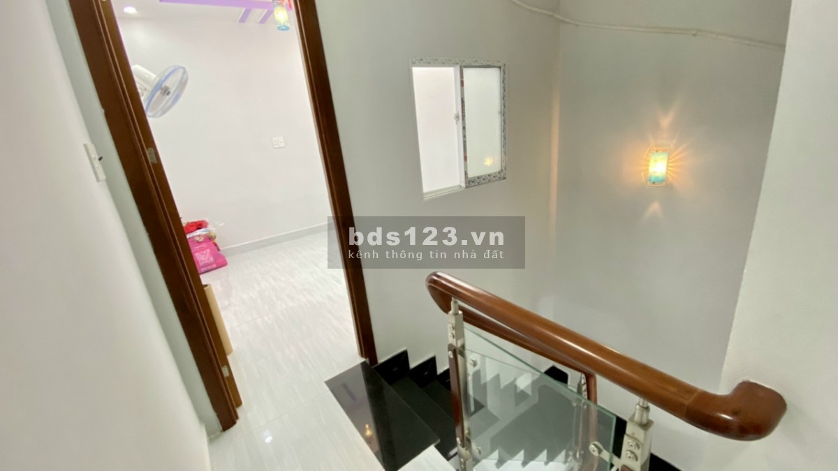 Chính chủ bán nhà 1 trệt 1 lầu hẻm 1041 Trần Xuân Soạn, Quận 7