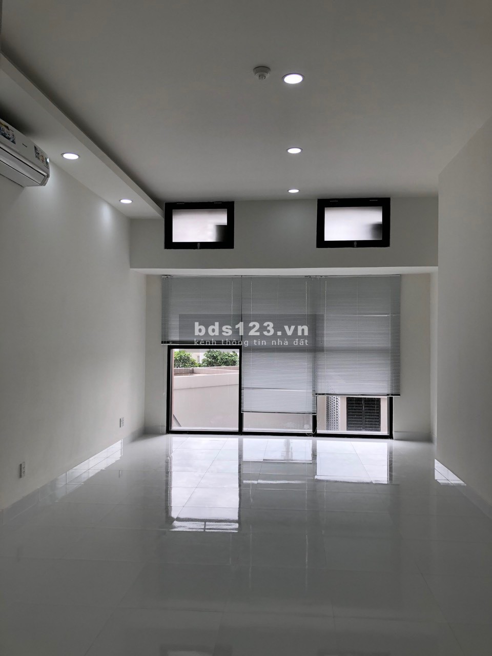 Bán nhanh officetel diện tích 47m2 chỉ 2,3 tỷ The Sun Avenue