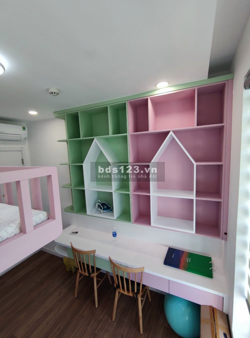 Cho thuê căn hộ 2 phòng ngủ xinh xắn, mới 100% tại Precia giá tốt