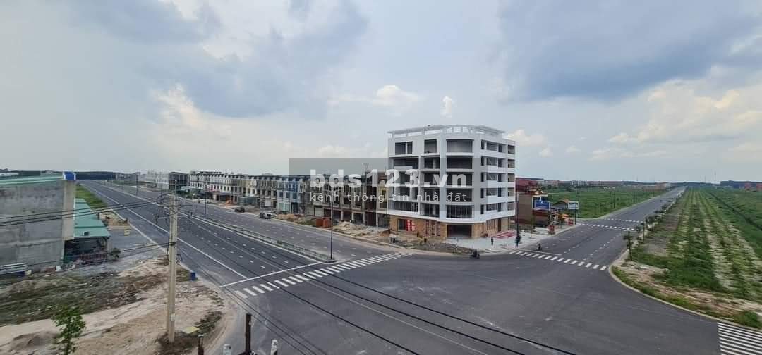 Đất mặt tiền kinh doanh, xây phòng trọ cho thuê ngay trường CĐ Bình Phước và KCN Becamex Chơn Thành.