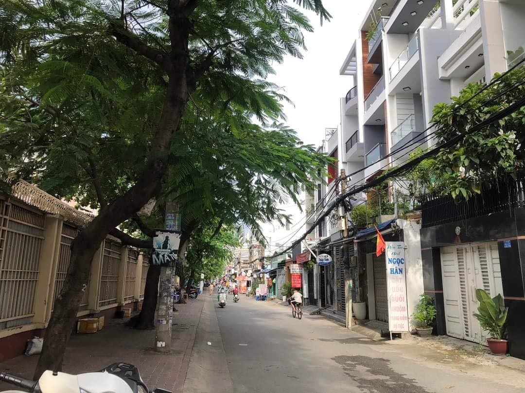 Nhà đẹp HXH có hợp đồng thuê 300 triệu/năm đường Nguyễn Hữu Thọ, quận 7