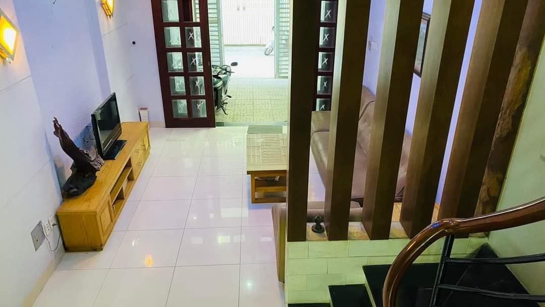 Nhà đẹp HXH có hợp đồng thuê 300 triệu/năm đường Nguyễn Hữu Thọ, quận 7