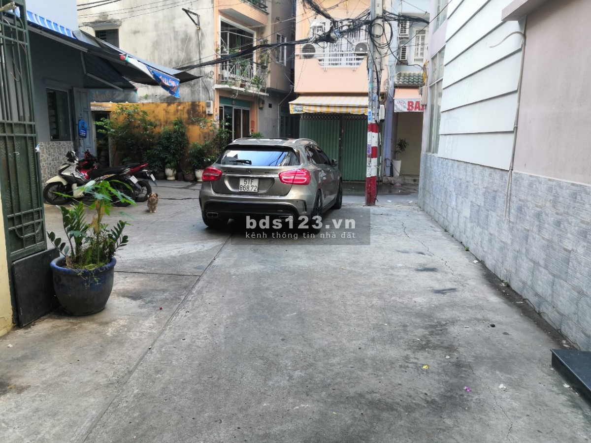 Bán nhà chính chủ Huỳnh Văn Bánh, phường 11, Phú Nhuận 3 tầng 11 PN + 11 WC, có sân thượng