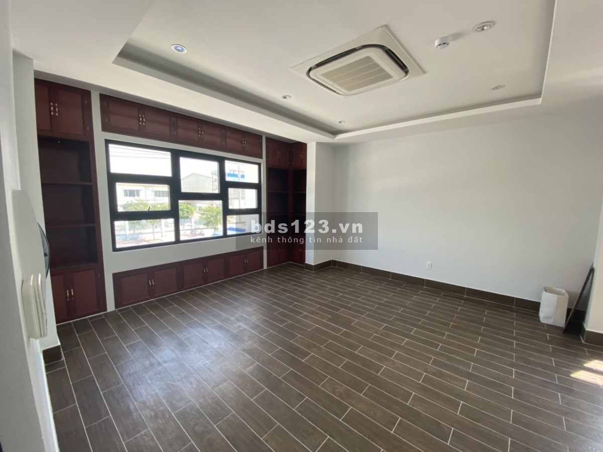Bán kho xưởng khu công nghiệp Tân Đô, Đức Hoà, Long An, DT 3000m2