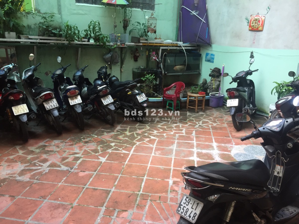 Bán nhà chính chủ Huỳnh Văn Bánh, phường 11, Phú Nhuận 3 tầng 11 PN + 11 WC, có sân thượng