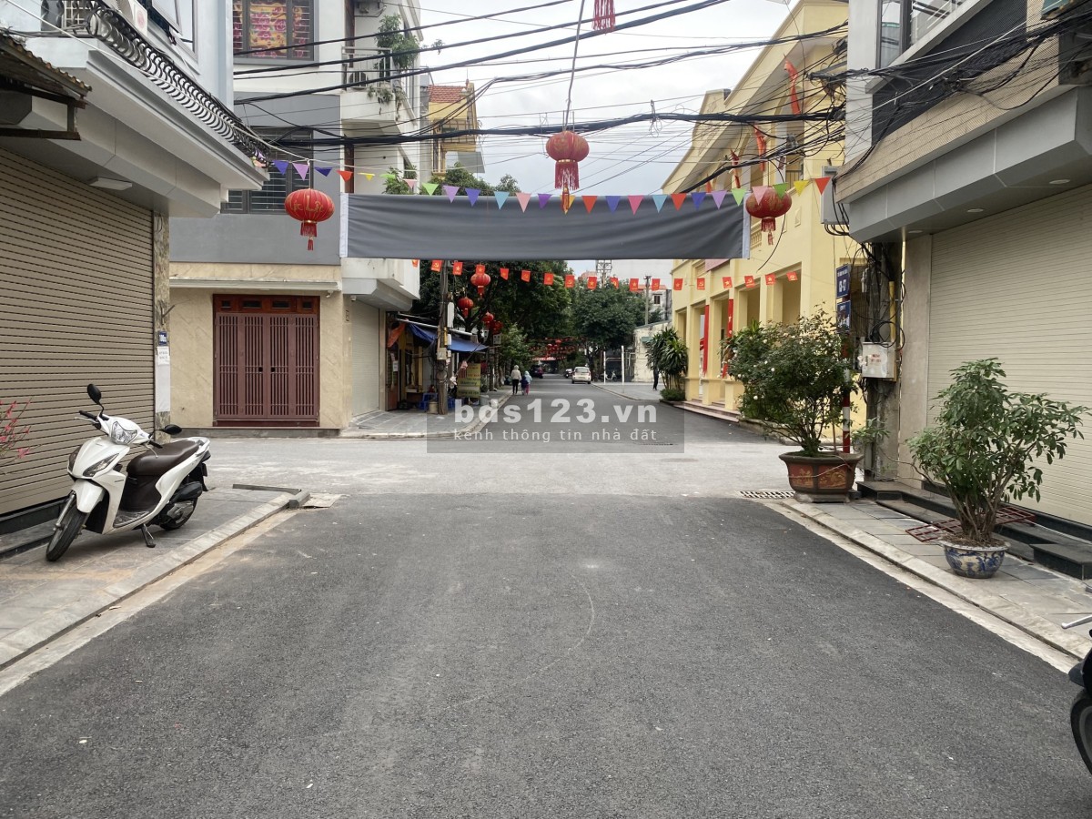 Bán nhà PL quân đội số 918 đường Phúc Đồng DT 42m² MT 4m, dài 10,5m, giá 5,04 tỷ đồng