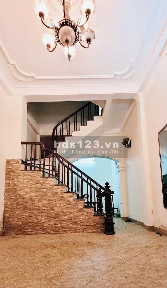 Nhà hiếm trung tâm Đống Đa ngõ ngõ 100m, ô tô tránh, nhà chủ xây tâm huyết