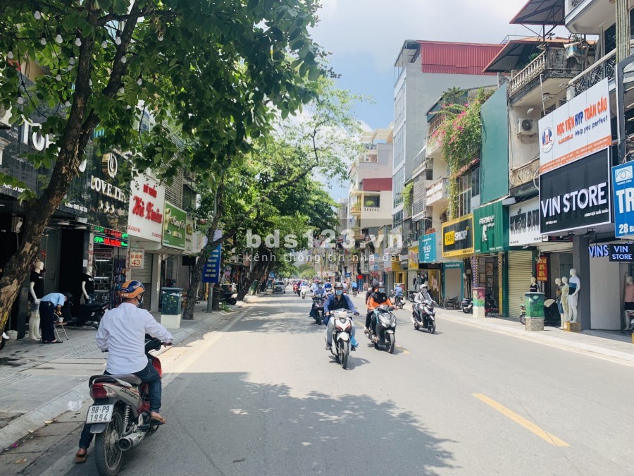 Bán nhà mặt phố Bạch Mai, Hai Bà Trưng, DT 145m² x 4 tầng lô góc 1 mặt phố 1 mặt ngõ