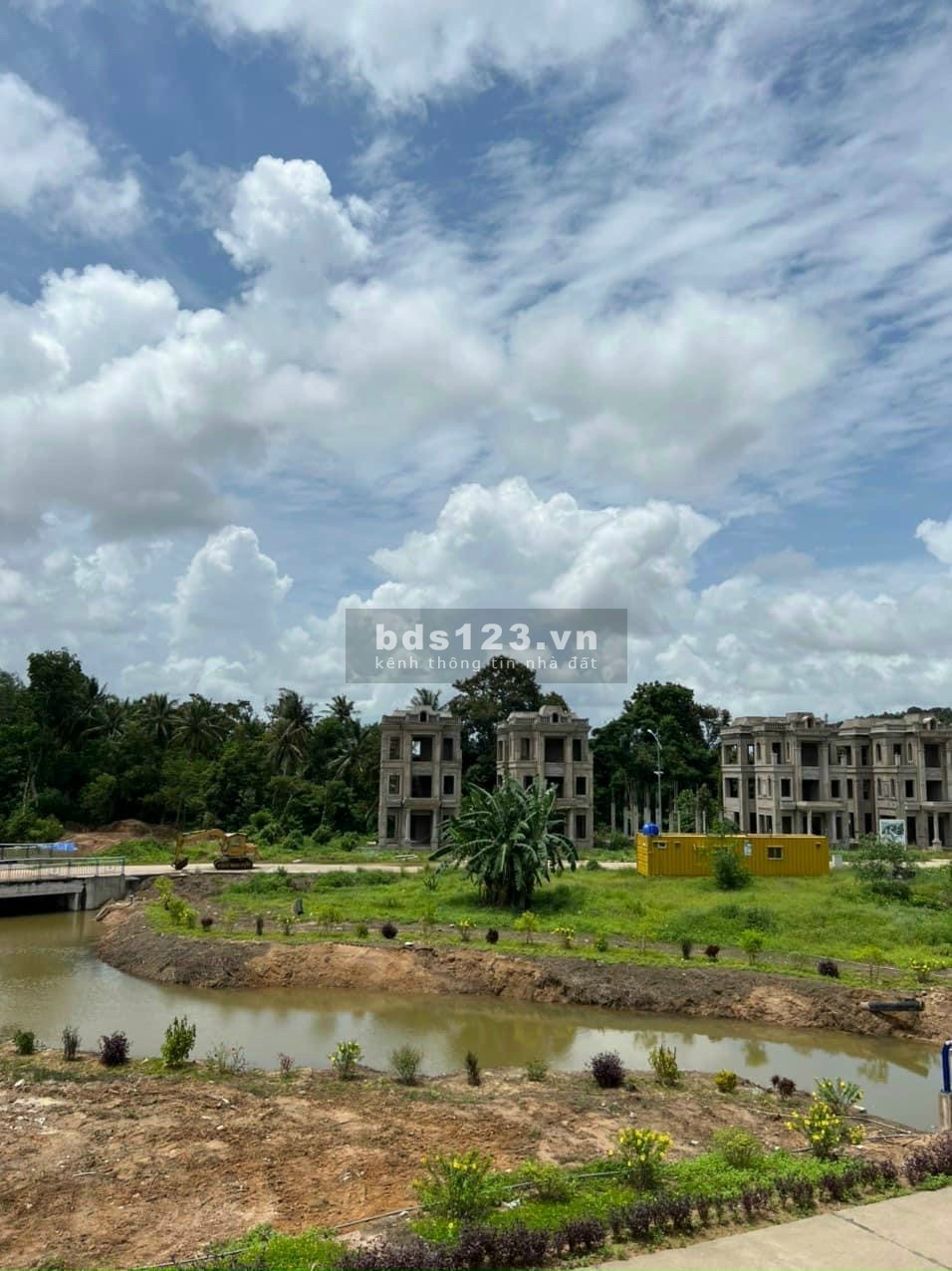 Dự án Royal streamy villas 1/500 giá tốt, tiện ích đủ, sở hữu lâu dài