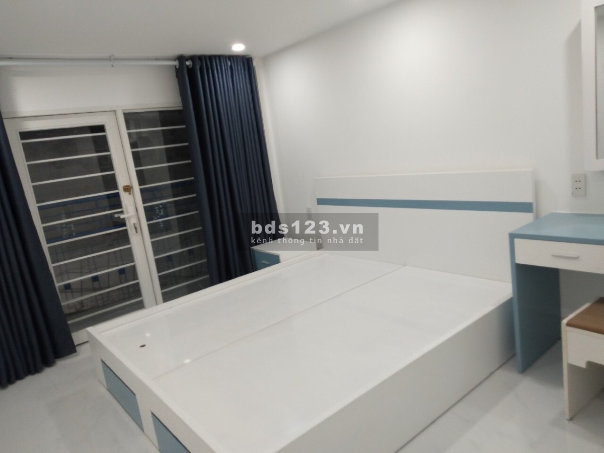 Bán gấp căn nhà bên đường Nguyễn Khoái Quận 4 LH 0932063198
