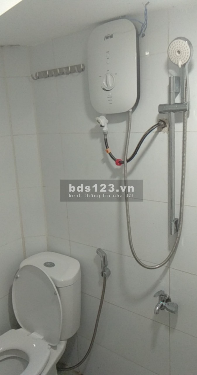 Bán gấp căn nhà bên đường Nguyễn Khoái Quận 4 LH 0932063198