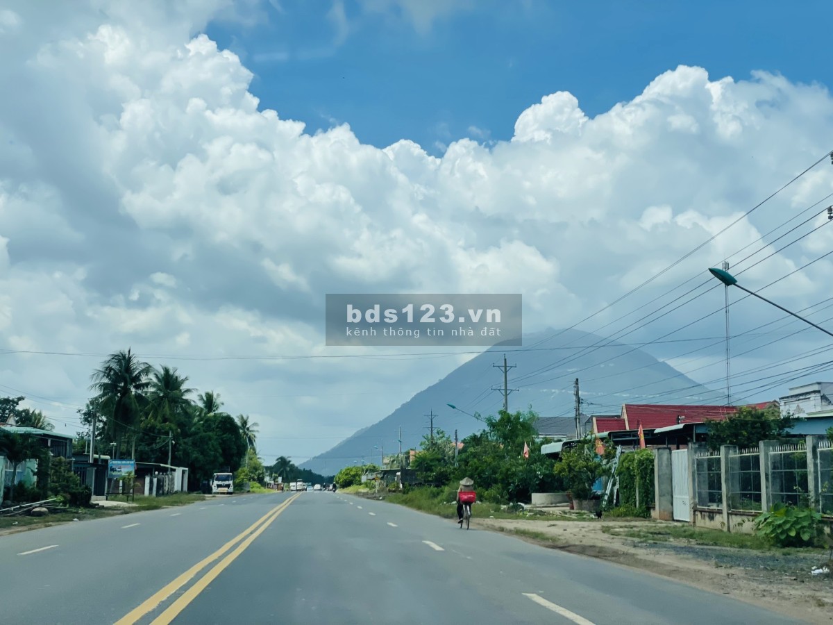 Bán đất Tân Châu Tây Ninh đối diện trường học cấp 2 giá tốt đầu tư