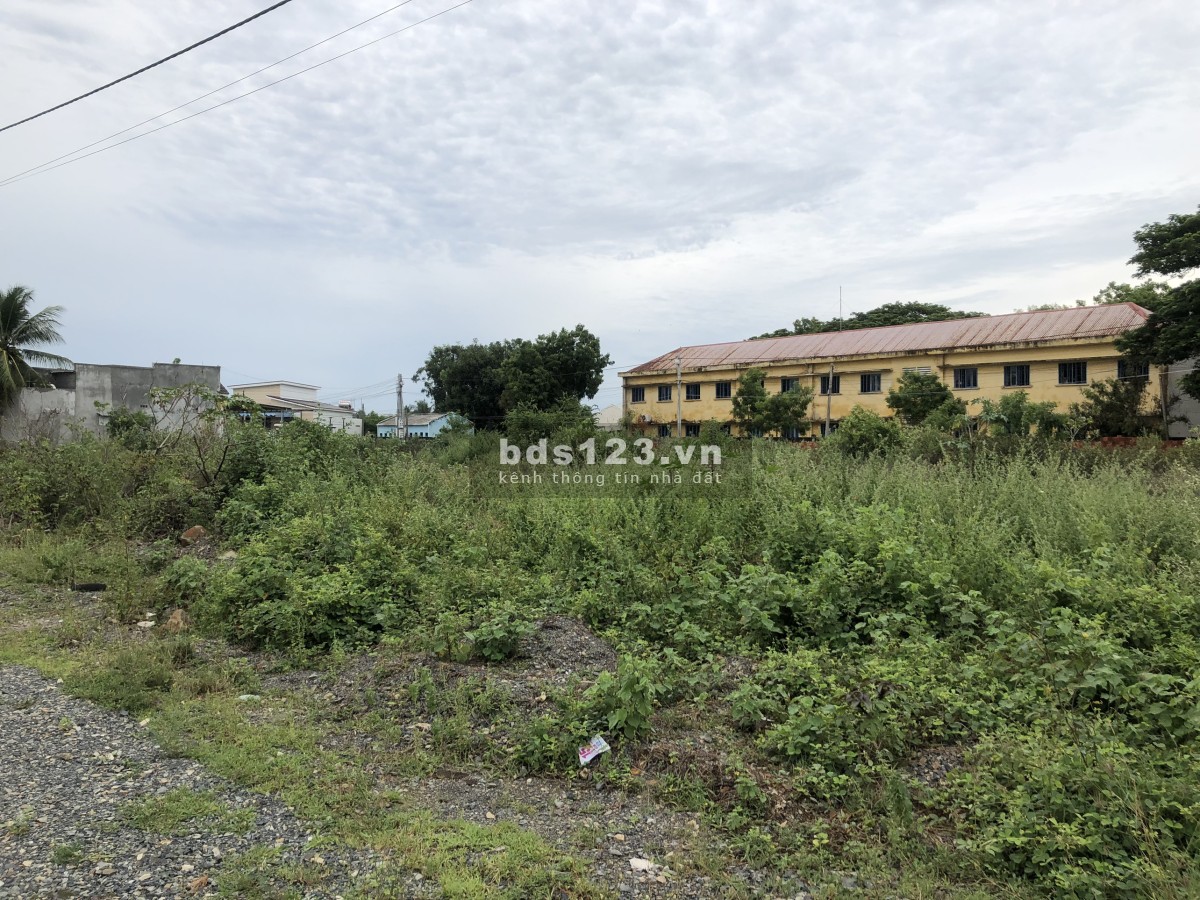 Đất nền ven biển Tuy Phong, Bình Thuận. Nằm trong khu dân cư, đối diện trường THCS Phước Thế