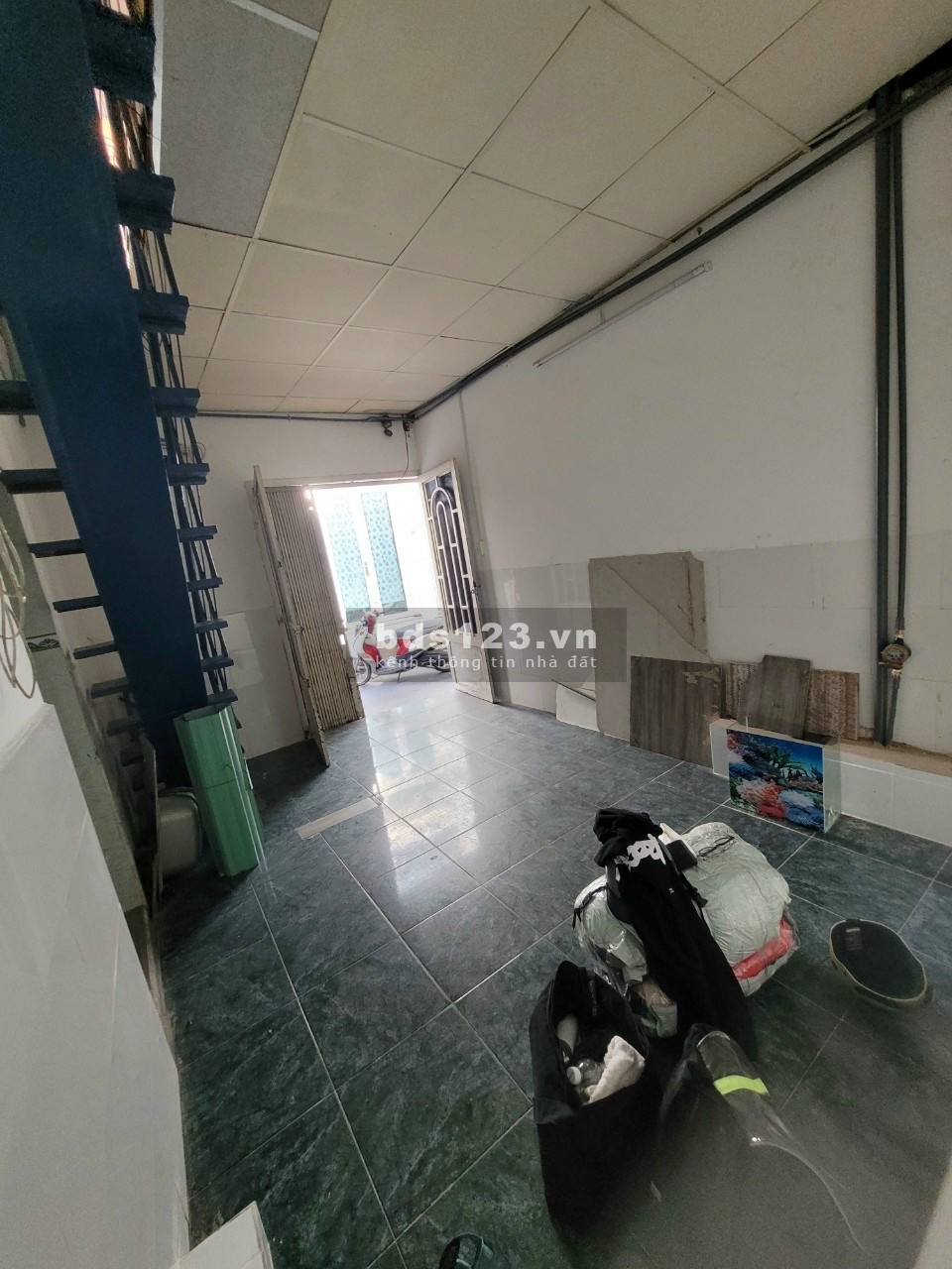 Phòng máy lạnh giá rẻ gần Hutech GTVT Hồng Bàng ngã 4 Hàng Xanh
