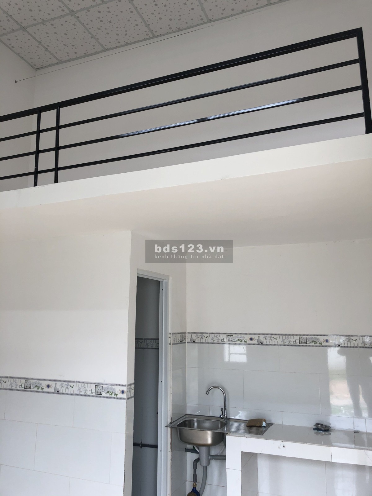 Nhà trọ bố mẹ mình cần bán gấp, ở Mỹ Phước 3 - ngay chợ vừa buôn bán vừa cho thuê