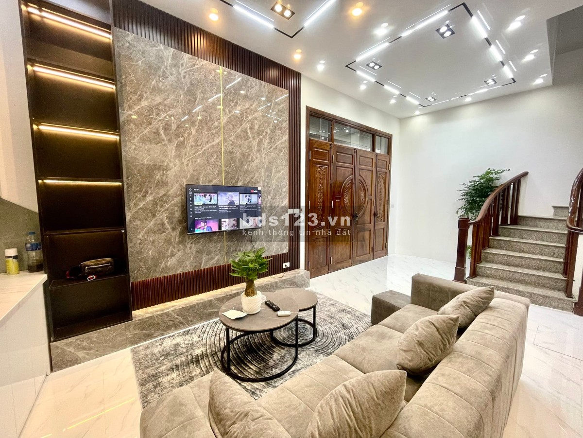 Bán nhà phố Hoàng Ngọc Phách, lô góc, ô tô tránh, kinh doanh, 55m2 x 4 tầng, 13.8 tỷ