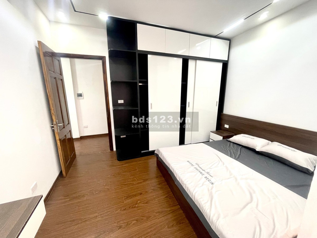 Bán nhà phố Hoàng Ngọc Phách, lô góc, ô tô tránh, kinh doanh, 55m2 x 4 tầng, 13.8 tỷ