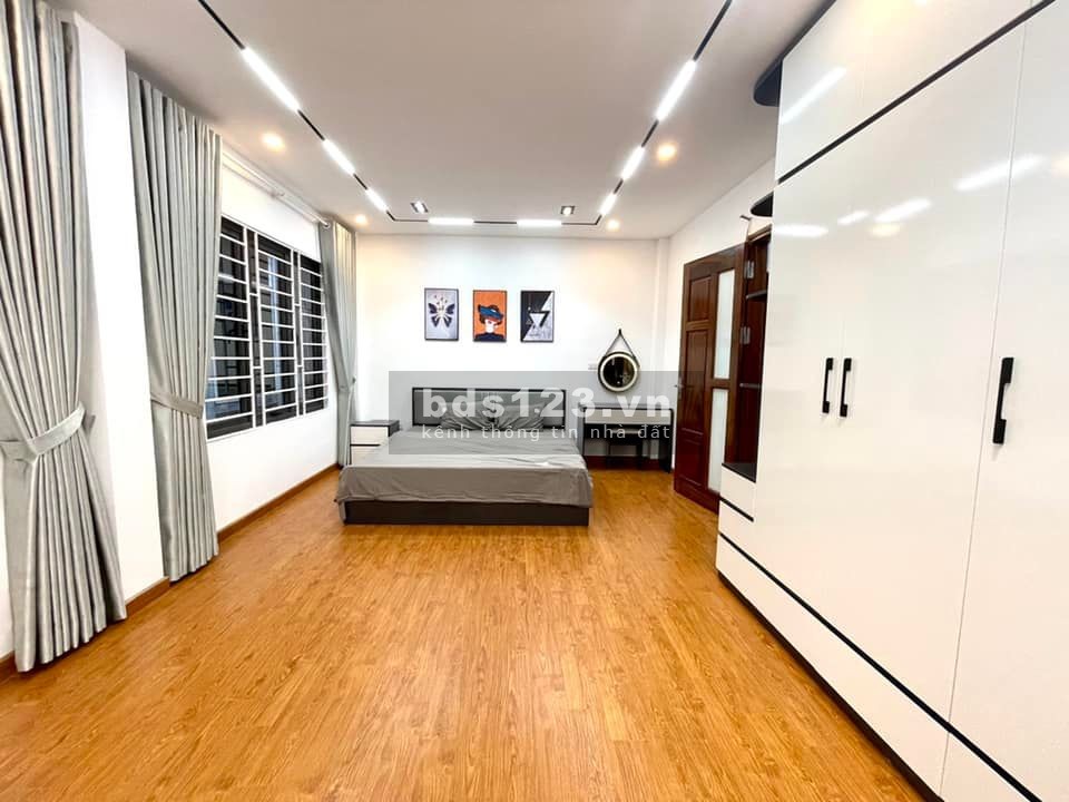 Bán nhà ngõ 34 Hoàng Cầu, ô tô tránh, 50m2 x 5 tầng, 14.5 tỷ