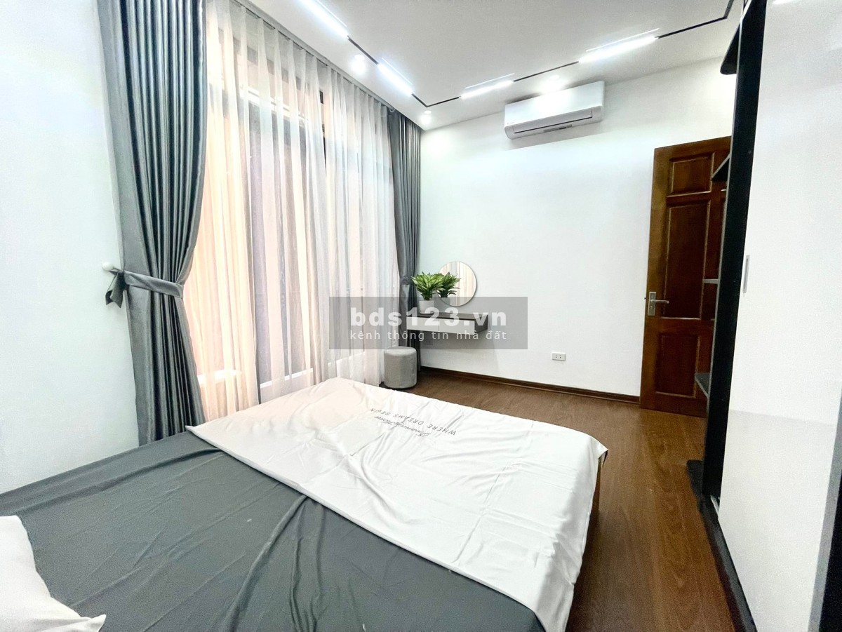 Bán nhà phố Hoàng Ngọc Phách, lô góc, ô tô tránh, kinh doanh, 55m2 x 4 tầng, 13.8 tỷ