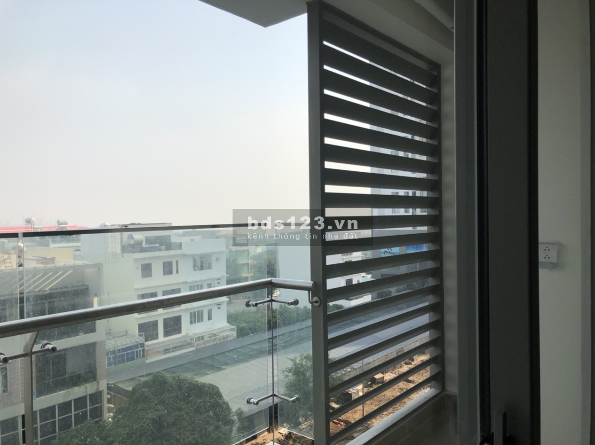 Cho thuê nhanh căn 62m2 River Panorama giá 9tr/ tháng bao phí dịch vụ, đã lắp máy lạnh và rèm