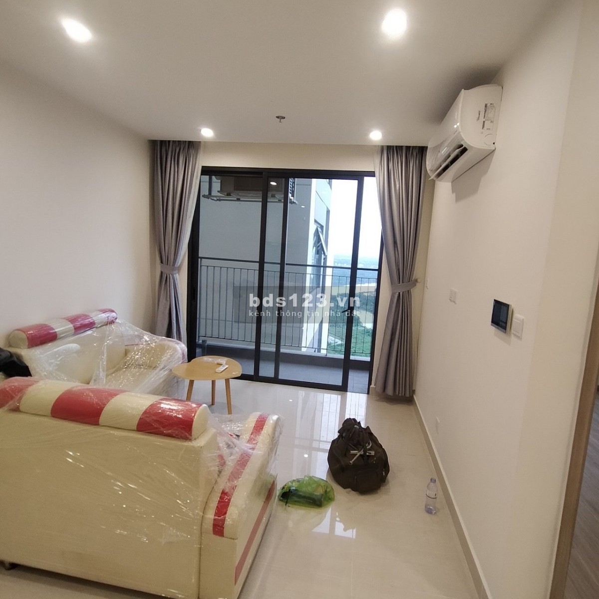 Cho thuê căn hộ chính chủ giá rẻ, diện tích 44m2, phòng ngủ 1 + 1, tầng 34