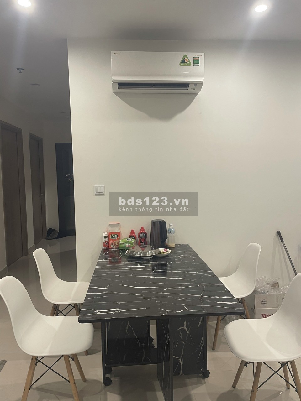 Bán gấp căn góc 3PN 2VS full nội thất xịn, BC Đông Nam giá 2.5 tỷ Ocean Park - 081 260 2680