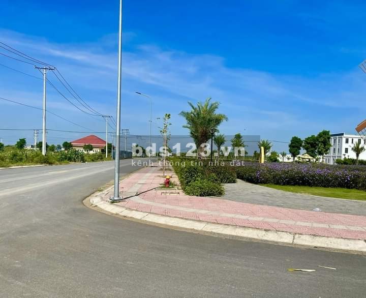 Bán đất nền mặt tiền chợ Bình Chánh chỉ với 1,45 tỷ đồng LH 0838379683