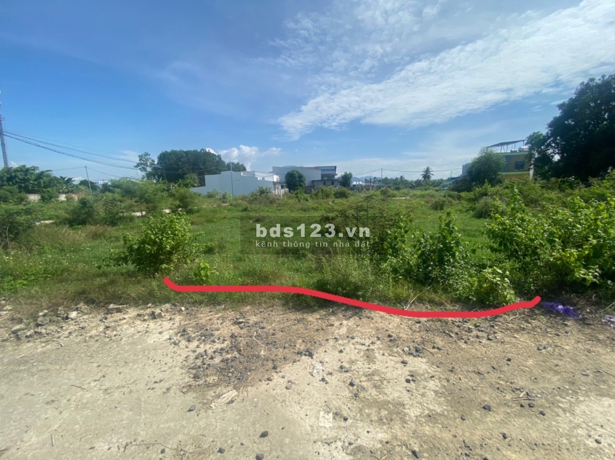 Cần bán gấp lô đất xã Vĩnh Hiệp- Nha Trang giá rẻ full thổ cư