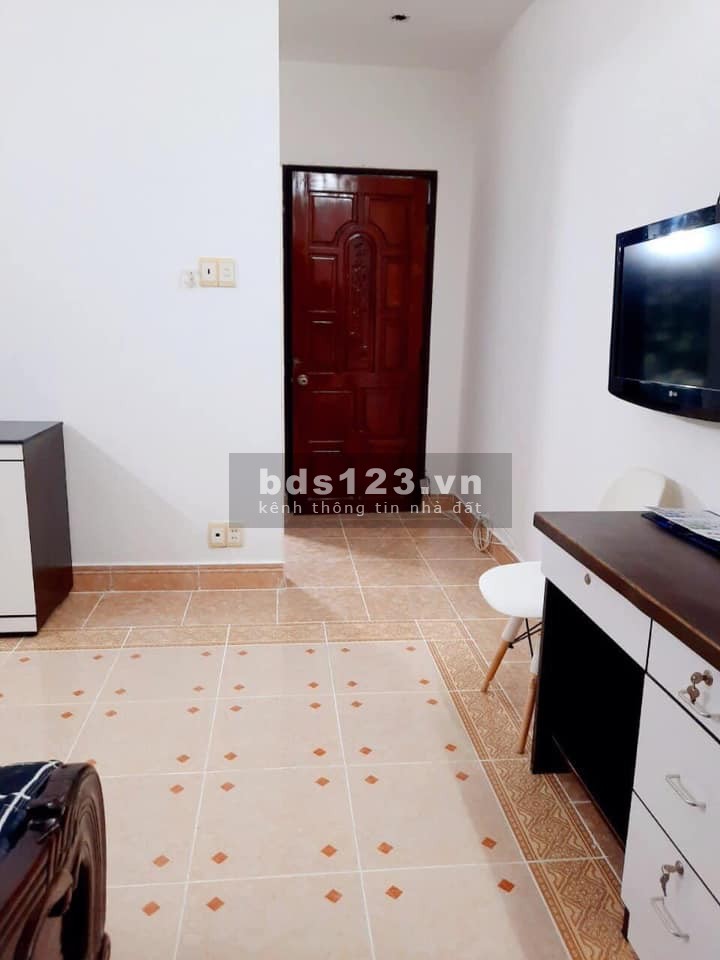 Nhà đẹp trung tâm Quận 1 hẻm xe hơi gần mặt tiền đường lớn nở hậu giá chỉ 4.x tỷ