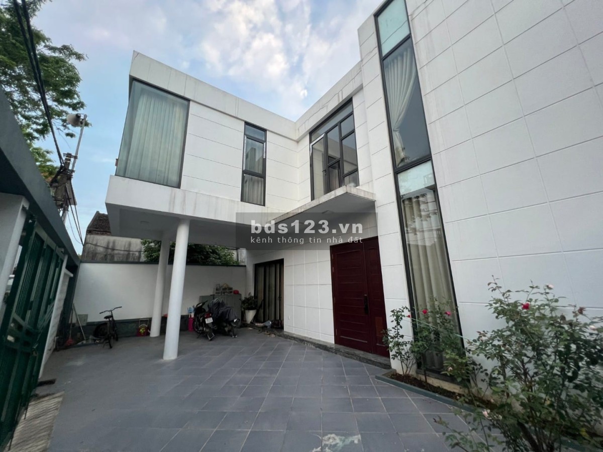 Bán nhà cực đẹp tại Đông Anh, ô tô đánh thắng vào nhà, diện tích 155m2, liên hệ 0385521222