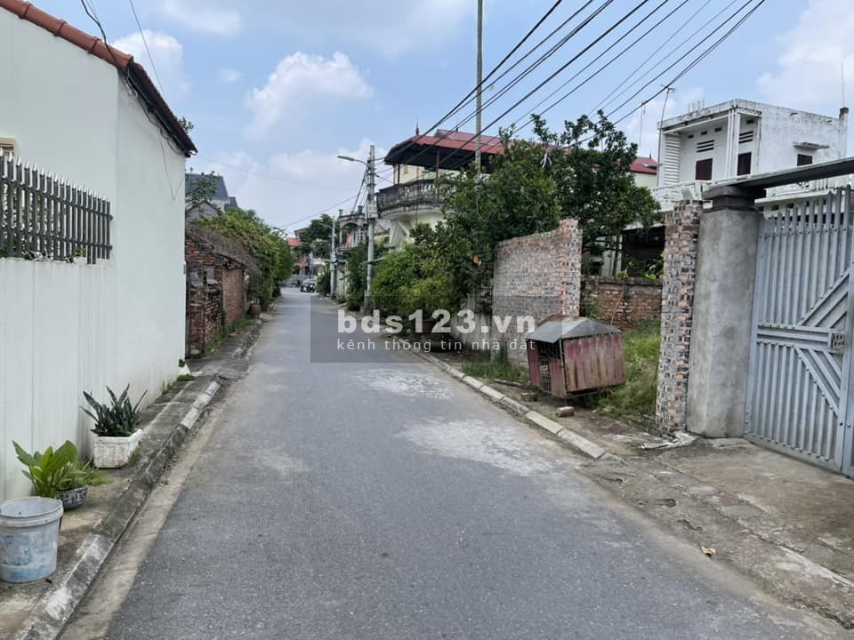 Cần bán mảnh đất Trục Chính tại Đông Dư Xóm 8 - Gia Lâm - Hà Nội: