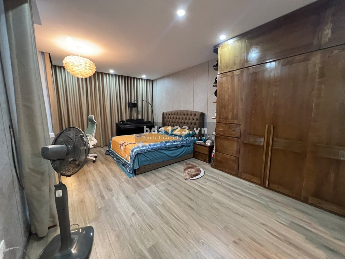 Bán nhà cực đẹp tại Đông Anh, ô tô đánh thắng vào nhà, diện tích 155m2, liên hệ 0385521222
