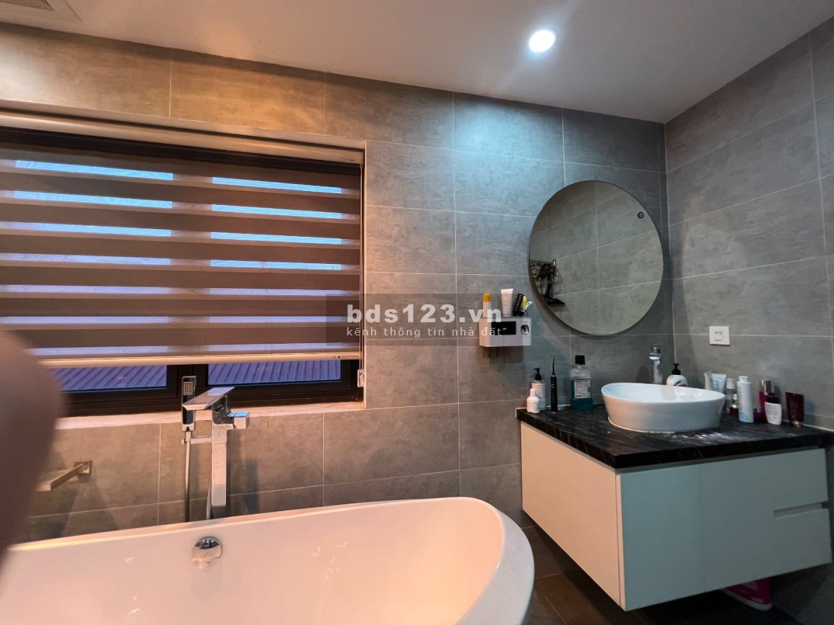 Bán nhà cực đẹp tại Đông Anh, ô tô đánh thắng vào nhà, diện tích 155m2, liên hệ 0385521222