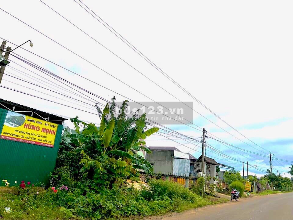 Cần bán gấp miếng đất 258m2 kế trường tiểu học mặt tiền đường nhựa 20m, giá 575tr