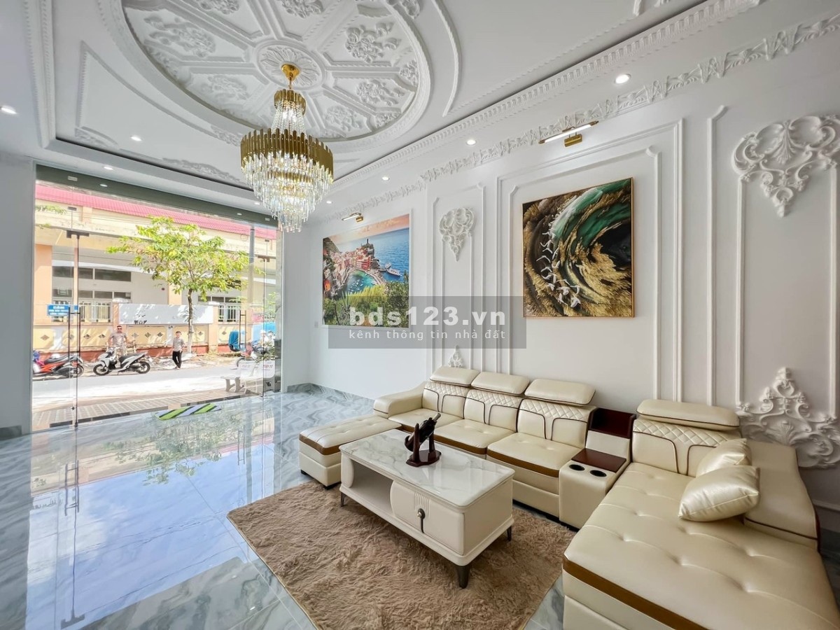 Bán gắp nhà trung tâm thành phố liên hệ 0945975373 giá tốt