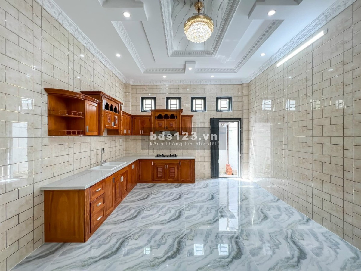 Bán gắp nhà trung tâm thành phố liên hệ 0945975373 giá tốt