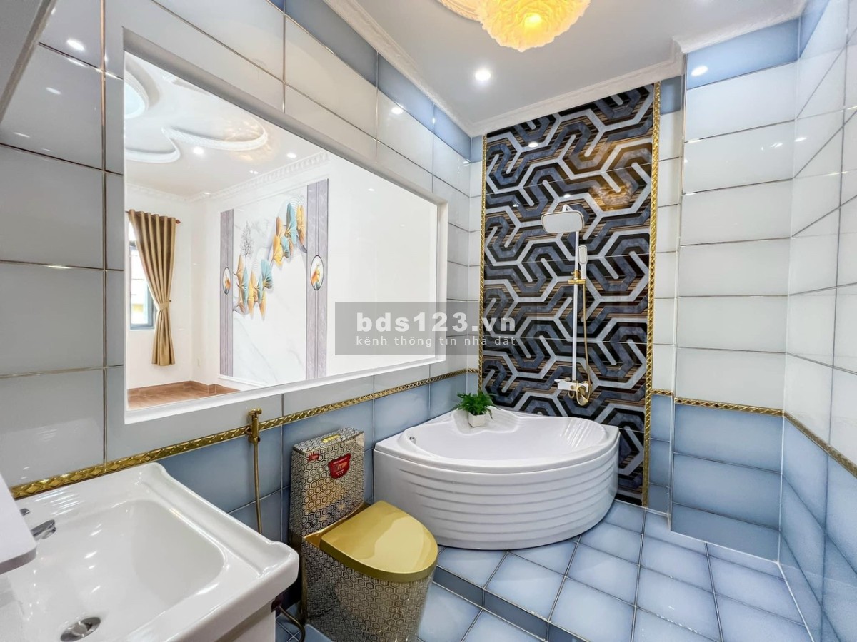Bán gắp nhà trung tâm thành phố liên hệ 0945975373 giá tốt