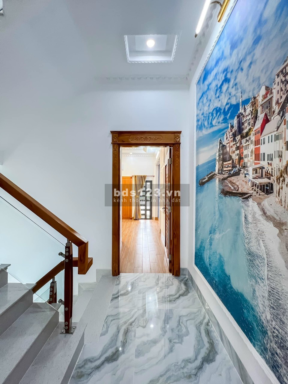 Bán gắp nhà trung tâm thành phố liên hệ 0945975373 giá tốt