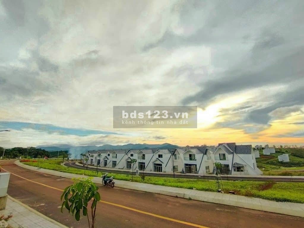 Đất nền Bảo Lộc full thổ cư 100%, sổ sẵn ngay mặt tiền đường Lý Thái Tổ
