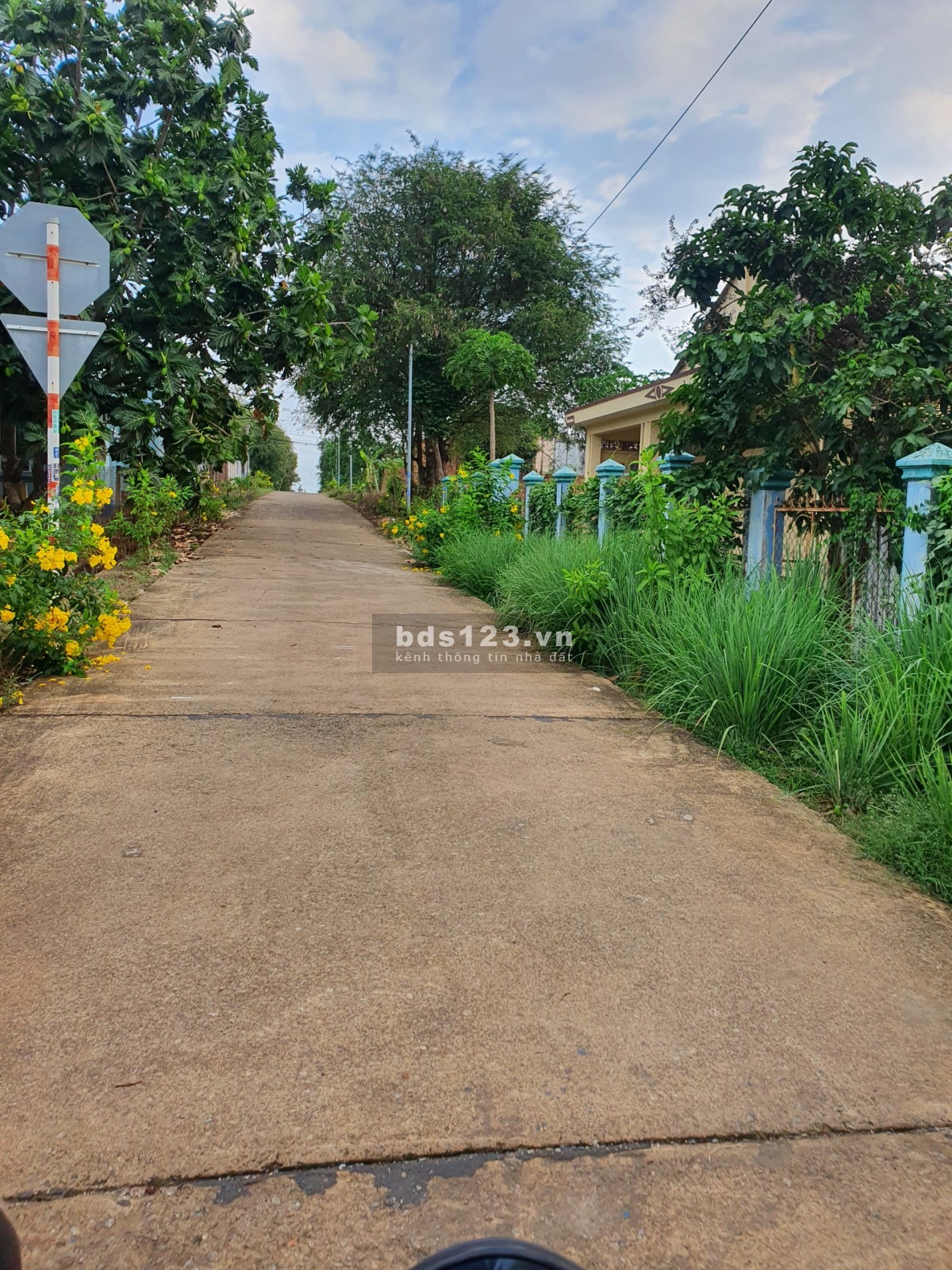 Cần bán nhanh lô đất suối Nghệ sát bên khu công nghiệp Sonadezi lh 0963234653