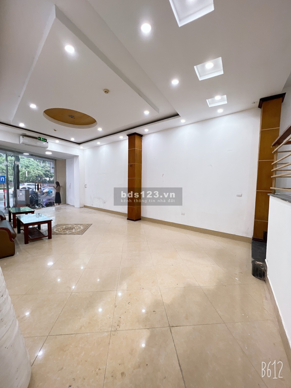 Cho thuê mặt bằng KD 200m2, mặt phố Trần Duy Hưng, sầm uất, tuyến phố chính