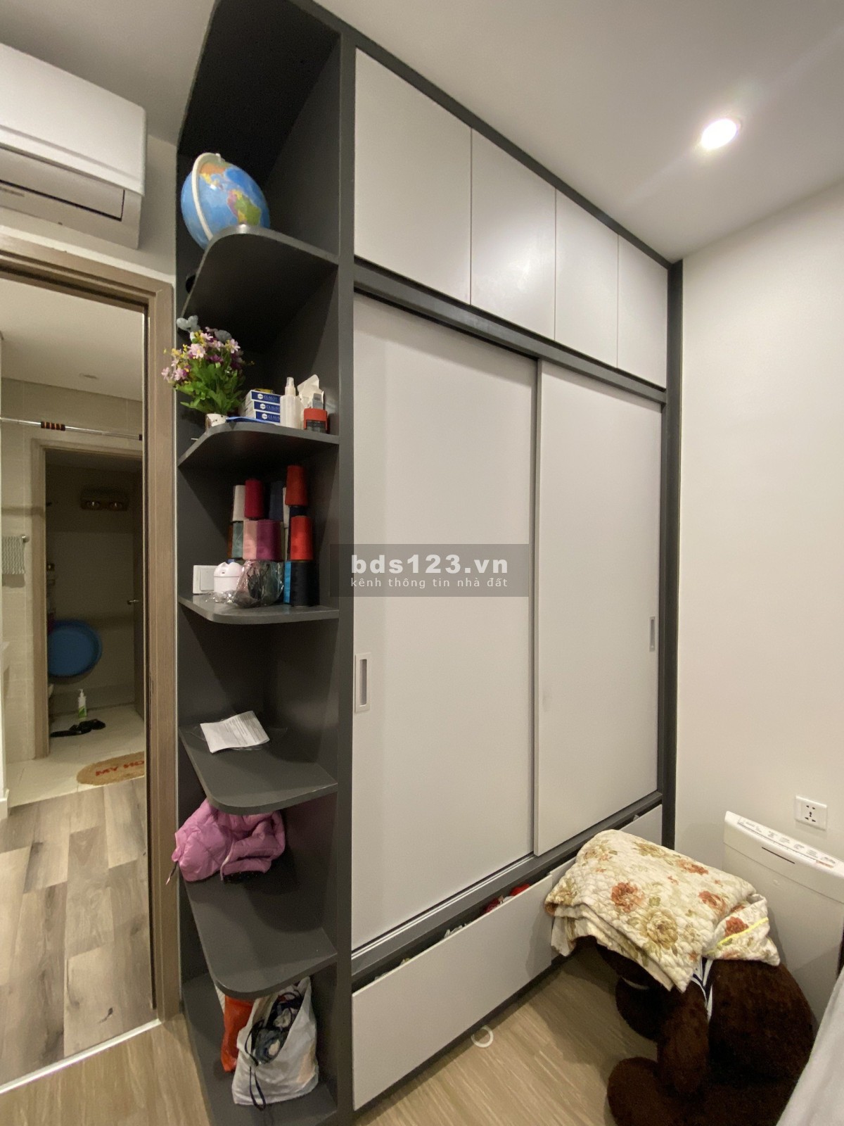 Bán gấp căn hộ 54m2, 02 phòng ngủ full nội thất giá 2,1 tỷ.