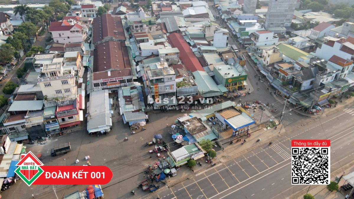 Đất đường nhựa 592m2. Đối diện trường học và ủy ban khu dân cư SHR