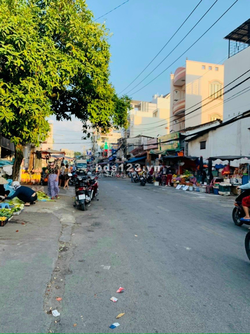 Bán đất Trường Thọ ngay Chợ Thủ Đức, đường 5m, 70m2 vuông vức, khu nhà cao tầng, giá đầu tư