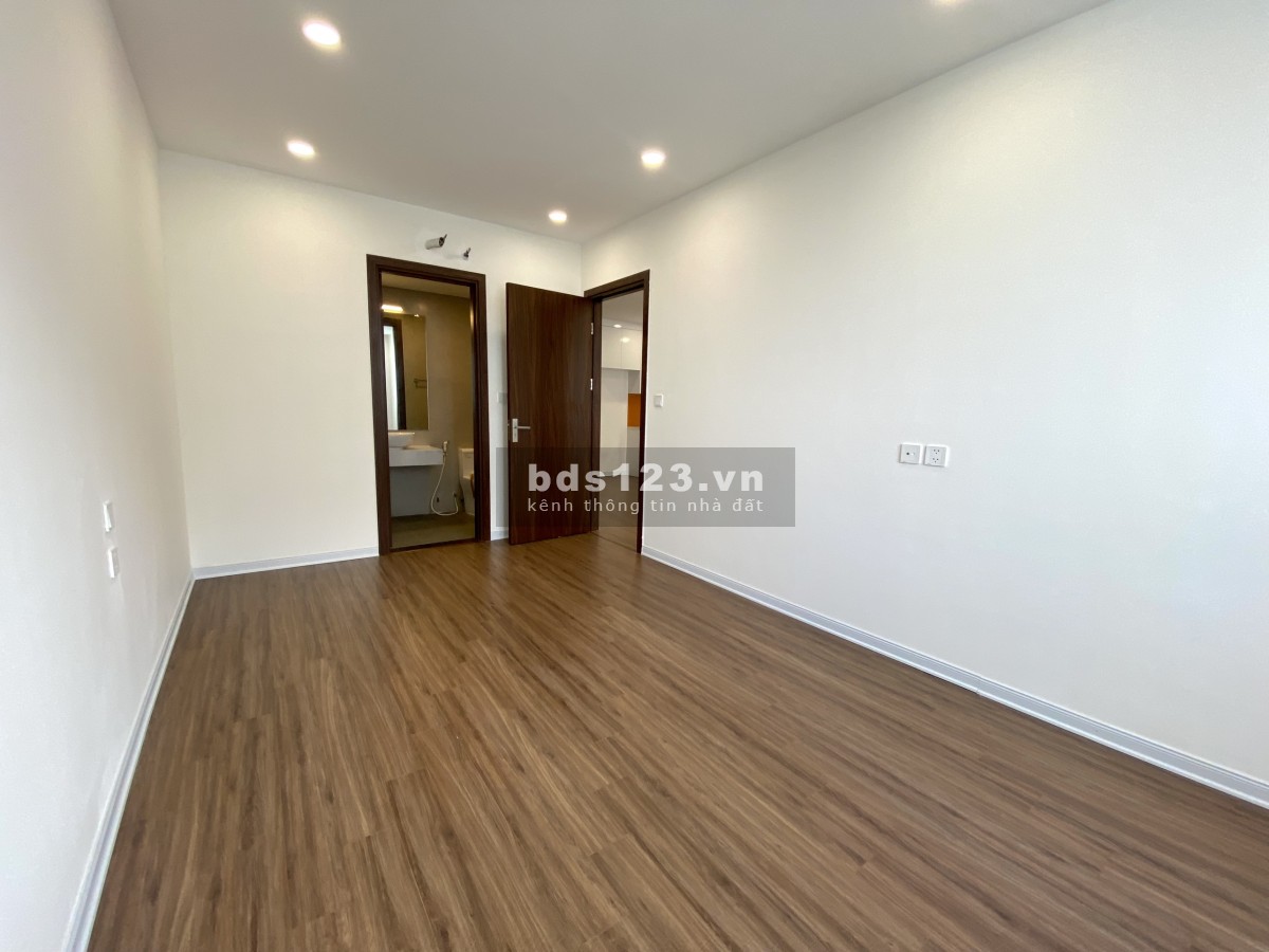 Bán căn 2pn dtsd 63m2, dự án Eurowinhow ngay Long Biên, giá 1.8 tỷ, lh 0968239820