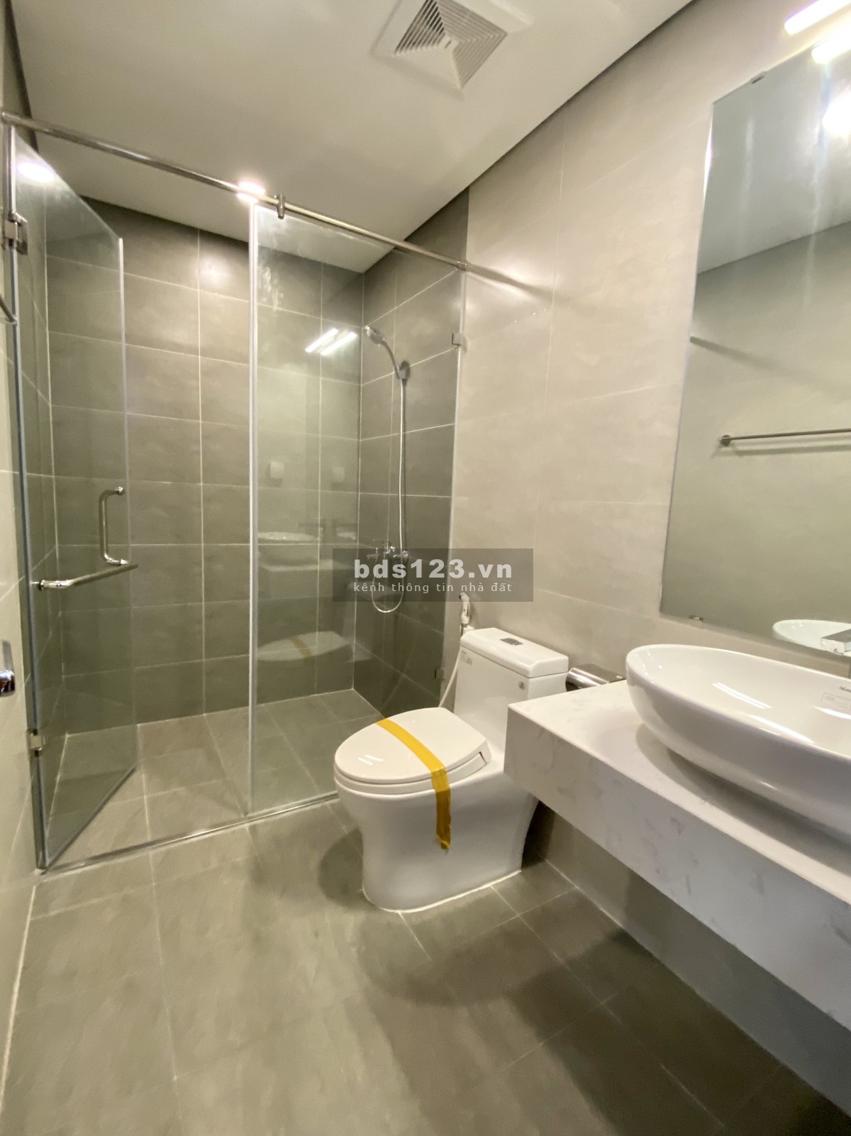 Bán căn 2pn dtsd 63m2, dự án Eurowinhow ngay Long Biên, giá 1.8 tỷ, lh 0968239820