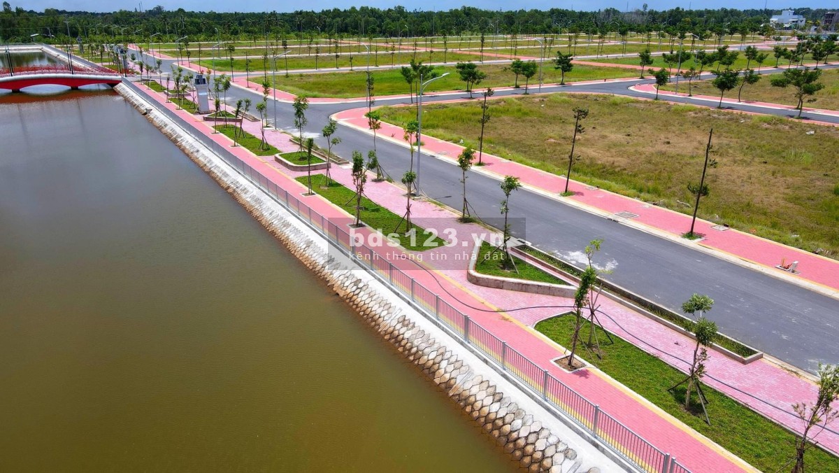 Duy nhất một suất nội bộ 100m2 nằm ngay đường mặt tiền khu đô thị Trung tâm hành chính mới