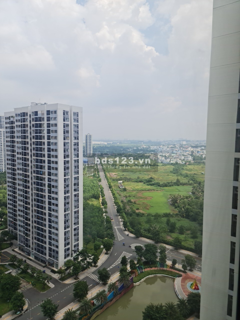 Chính Chủ Cho Thuê Căn Hộ Vinhomes 3PN2WC Tiện Nghi Trống full Luxury