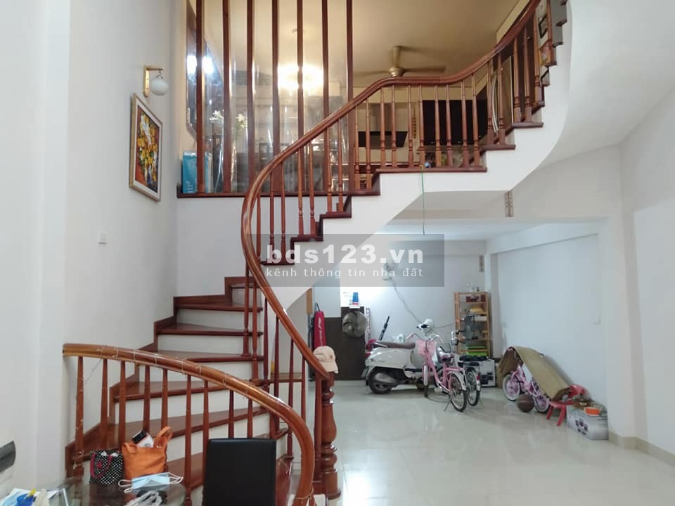 Siêu hiếm bán nhà chính chủ lô góc 2 mặt thoáng gần đại học Kinh Tế, Bách Khoa